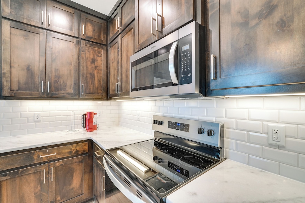 7 Mi to Afb: Central & Modern San Angelo Home