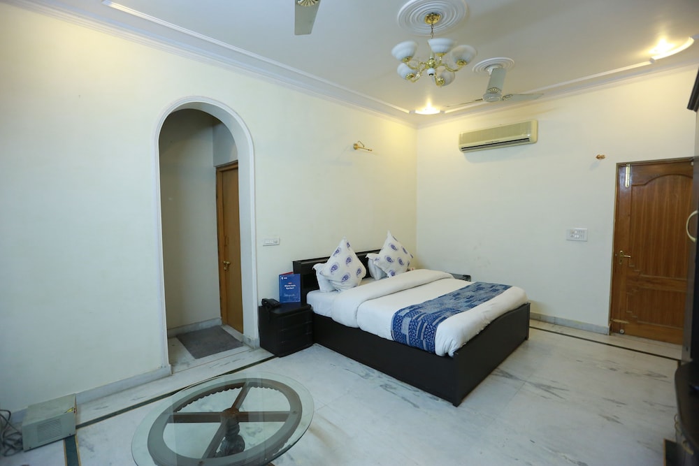 OYO 5634 IVY Stays - Manoj Pandey Chowk