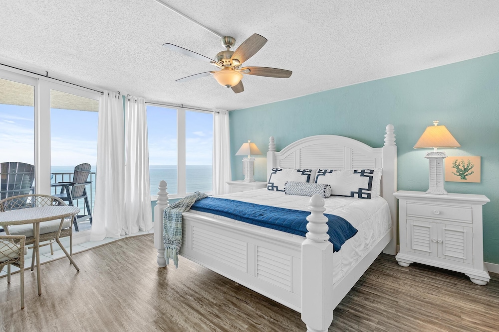 The Shores Club 1105