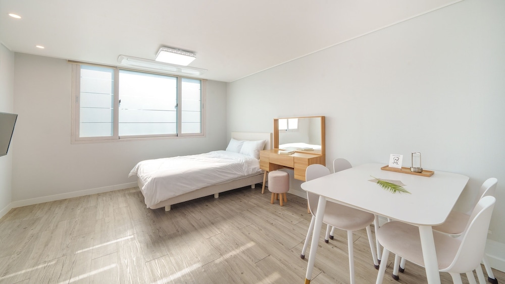 Gyeongju Gampo Laviangrose Pool Villa