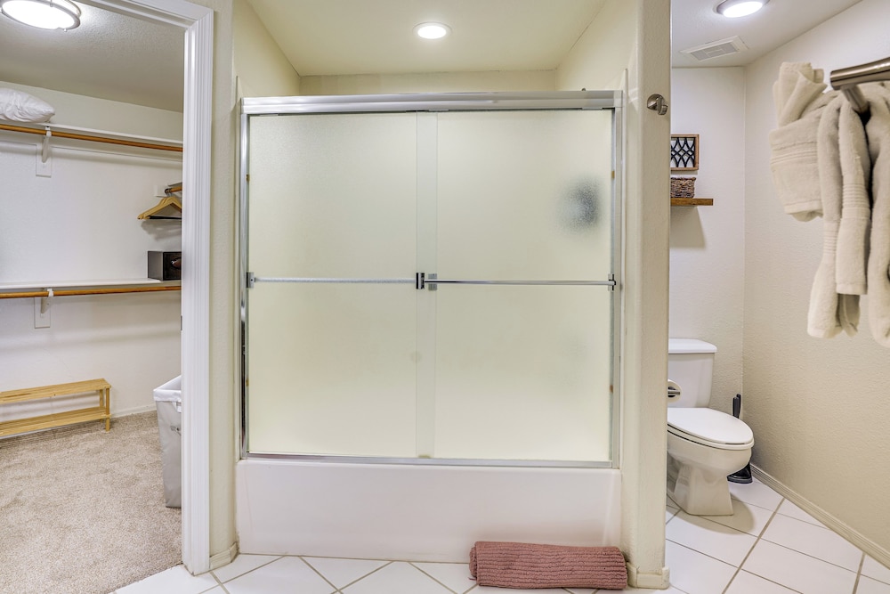 Family-friendly Condo w/ Pool Access in Phoenix!