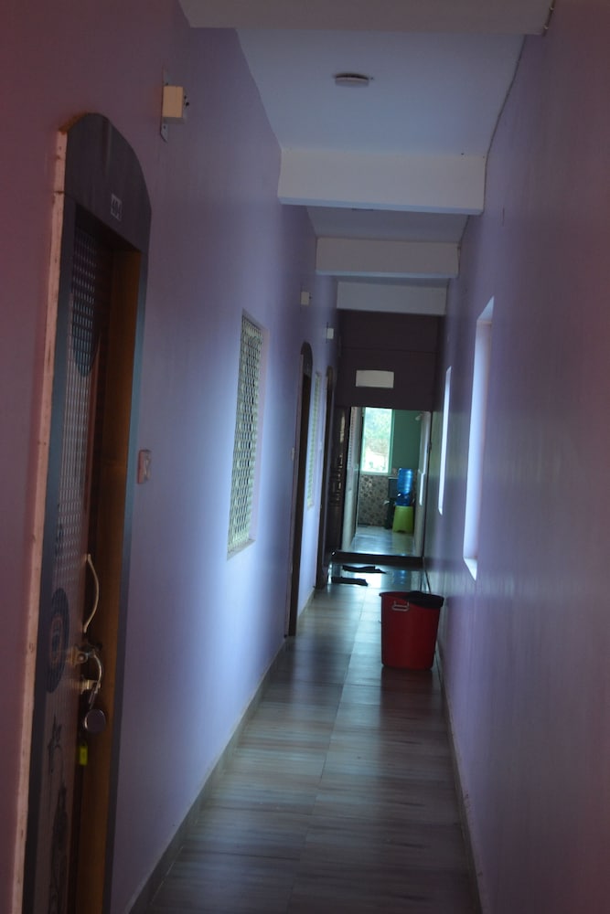 Hotel Mid Town Daringbadi