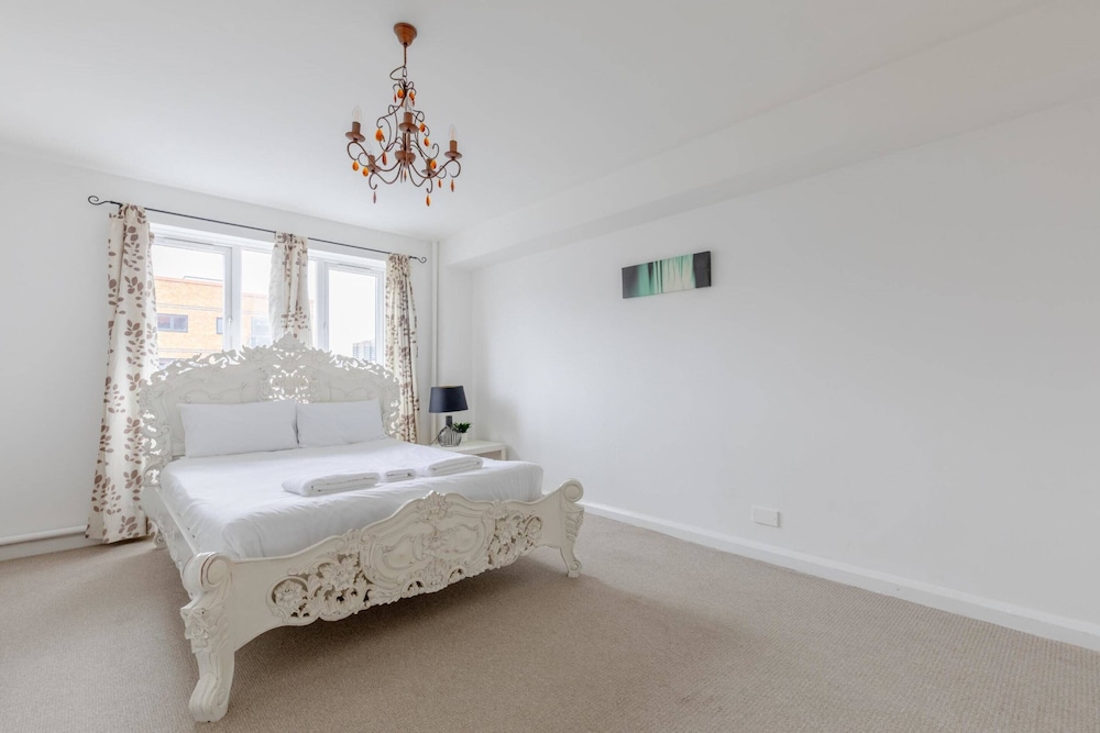 Well Located 2BD Flat 20 Mins to Tower Bridge!