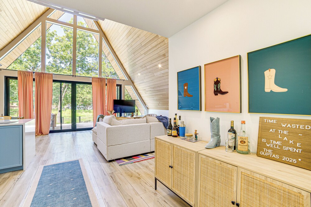 A-frame Cabin w/ Deck Near Cedar Creek Lake