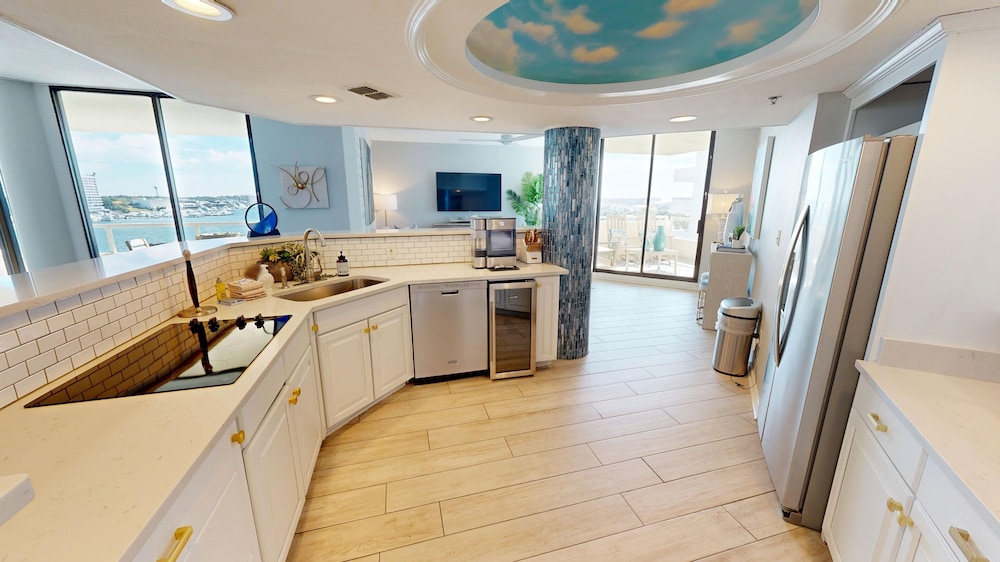 East Pass Towers 602 3 Bedroom Condo