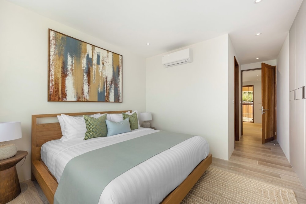 Villa Aroka 4 Bed Sea View KBR41