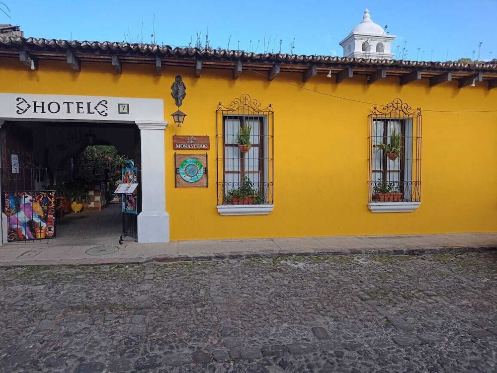 Hotel Monasterio
