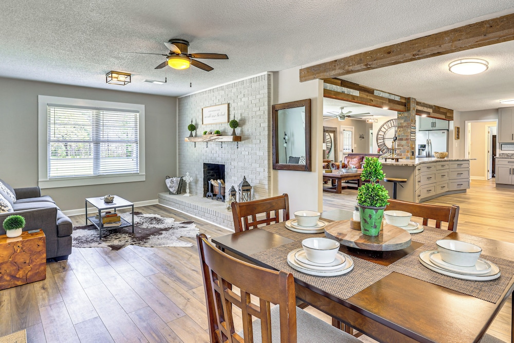 Fall & Football Vibes: Titus Retreat w/ Game Room