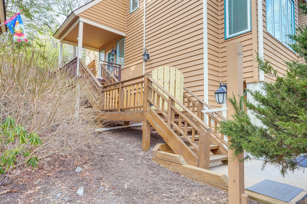 Modern Townhome at Wintergreen Resort