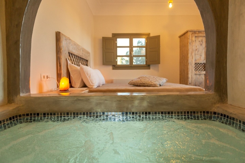 Elixirium Villa en Santorini — hotel room