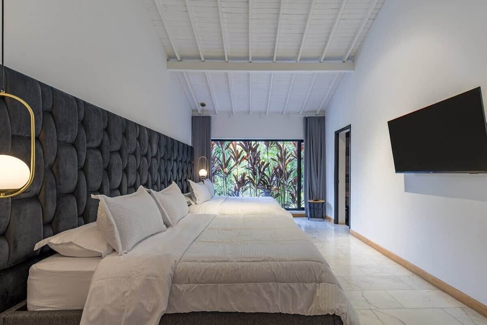 Amazing 6BR Oasis in Poblado MDE