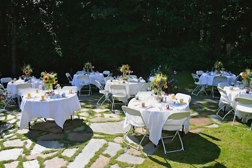 Creekside B & B