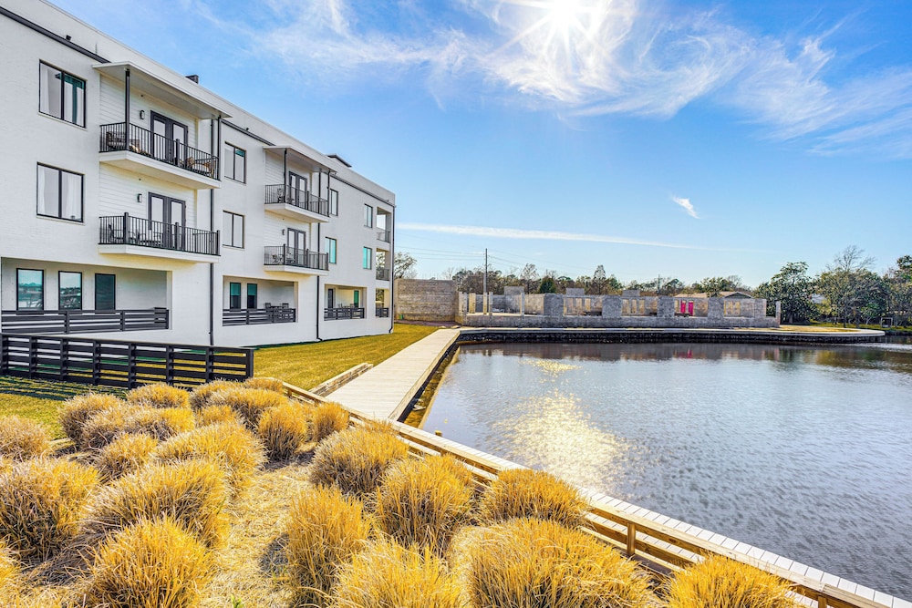 3 Mi to Gulfport Beaches: Waterfront 'casa Pesce'