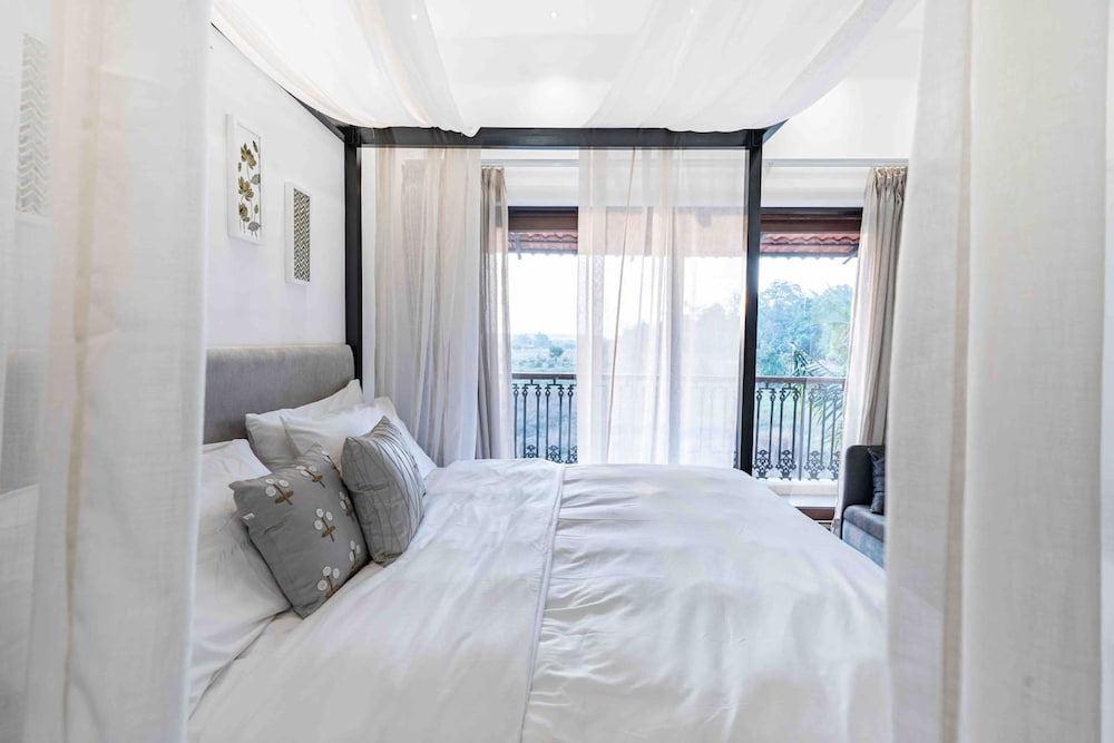 Luxury 4bhk Pool Villa - Sunset View