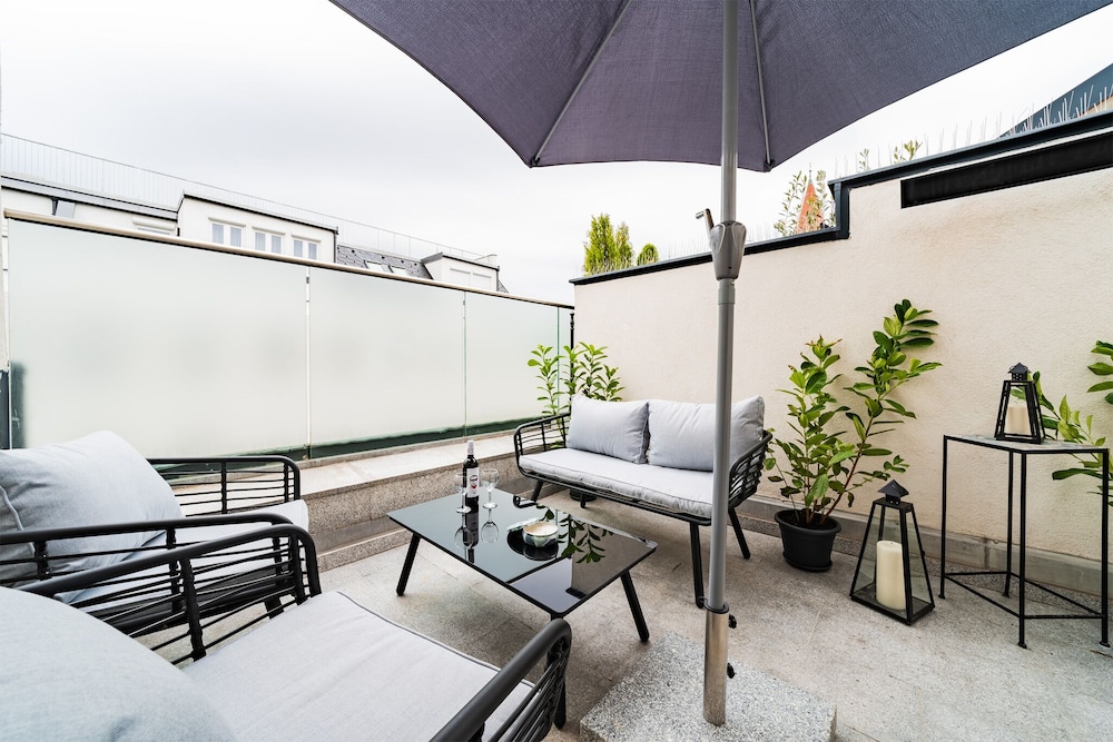 Terrace Apartment near Danube