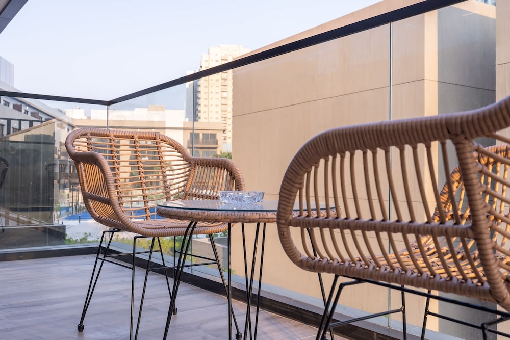 Stylish Minimalist 2-bedroom in Jumeirah Village Circle