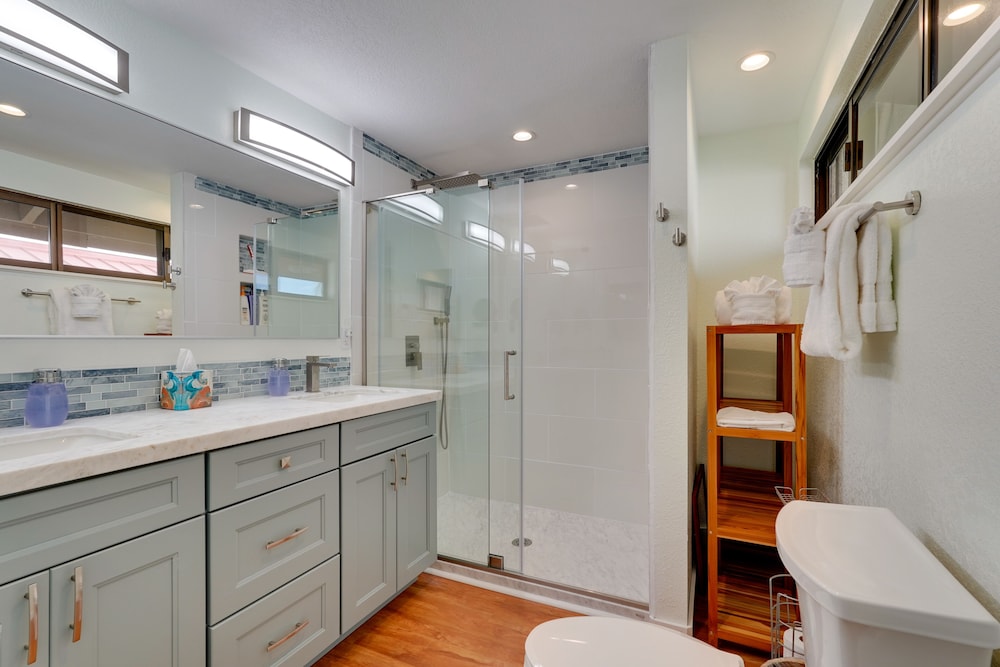 Kailua-kona Condo w/ Resort Amenities Access!
