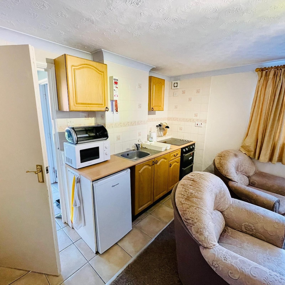 Lyndene Holiday Apartments