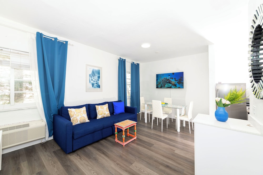Collins Beach Apartments