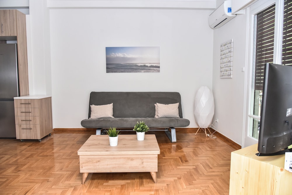 Modern  Apartment at Exarchia 1 bed 2 pers