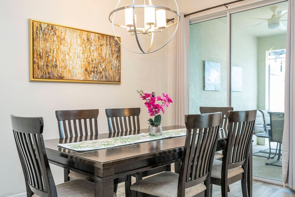 Storey Lake 4 BR With Private Pool