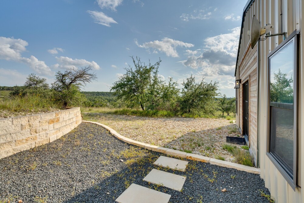 Getaway w/ Fire Pit 5 Mi to Pedernales River! - Property Image 1