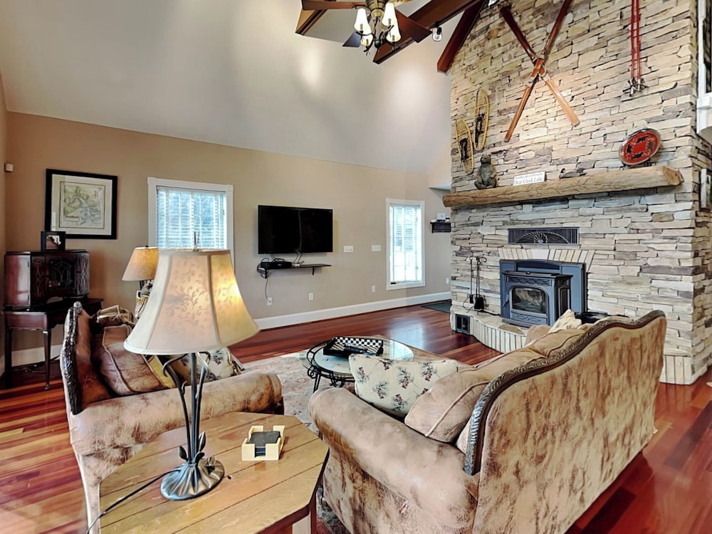 A Lakefront Paradise by Taylor Made Deep Creek
