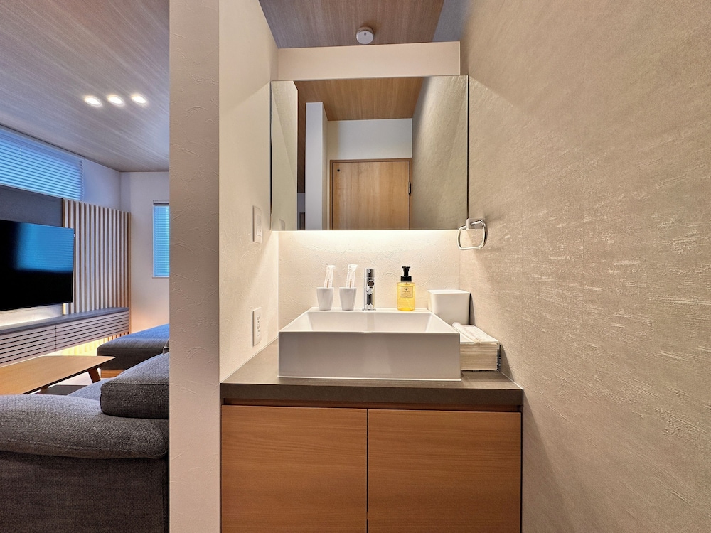 AOI SUITE TAKAYAMA