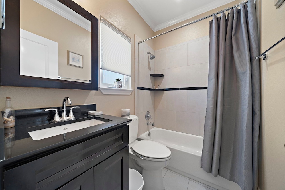 Blue Marlin Bayfront Retreat by Ryson Vacation Rentals