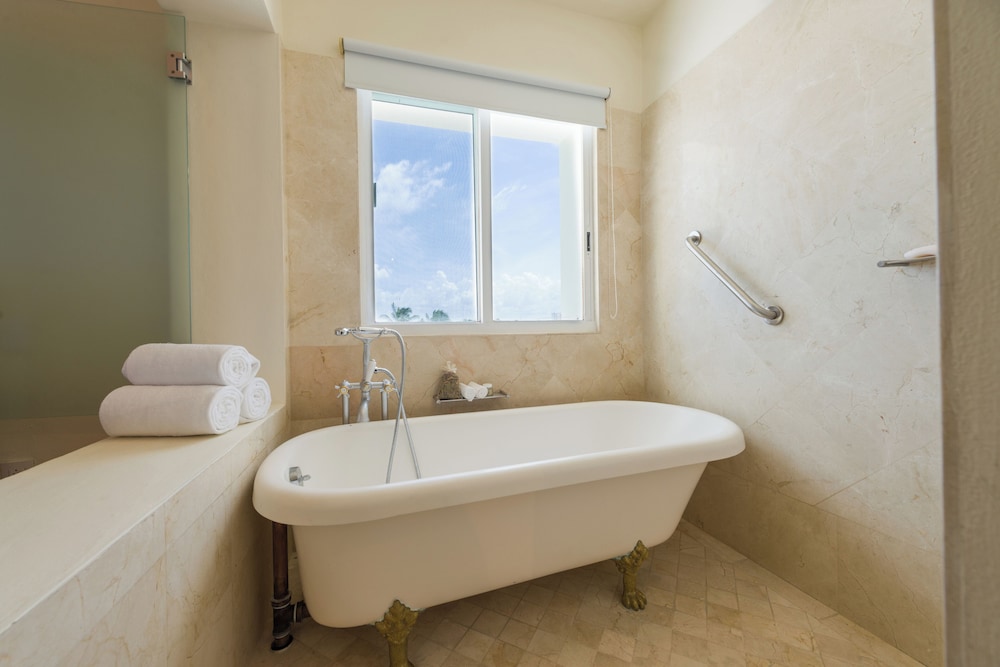 Villa Punta Sam Cancun Beachfront Luxury