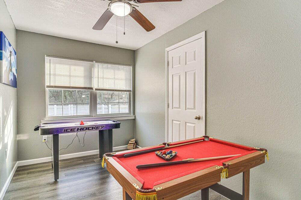 6 Mi to Busch Gardens: Family & Pet Friendly Home