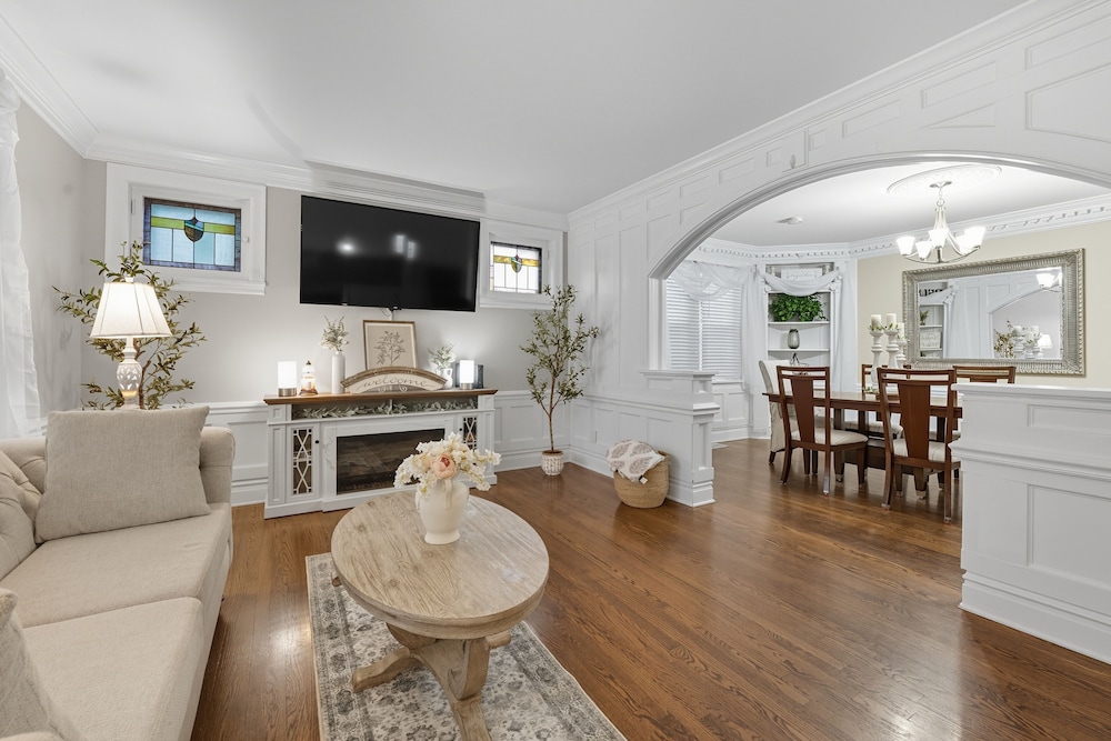 St. Louis Retreat With Game Room & Yard 3 Bedroom Home