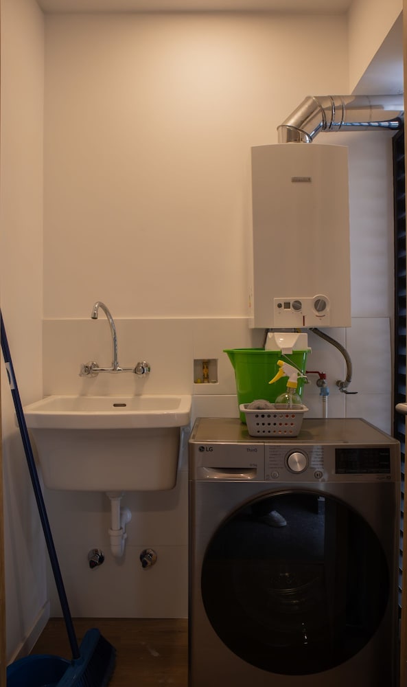 w Elegant 2BR Apartment in Miraflores Steps From Larcomar