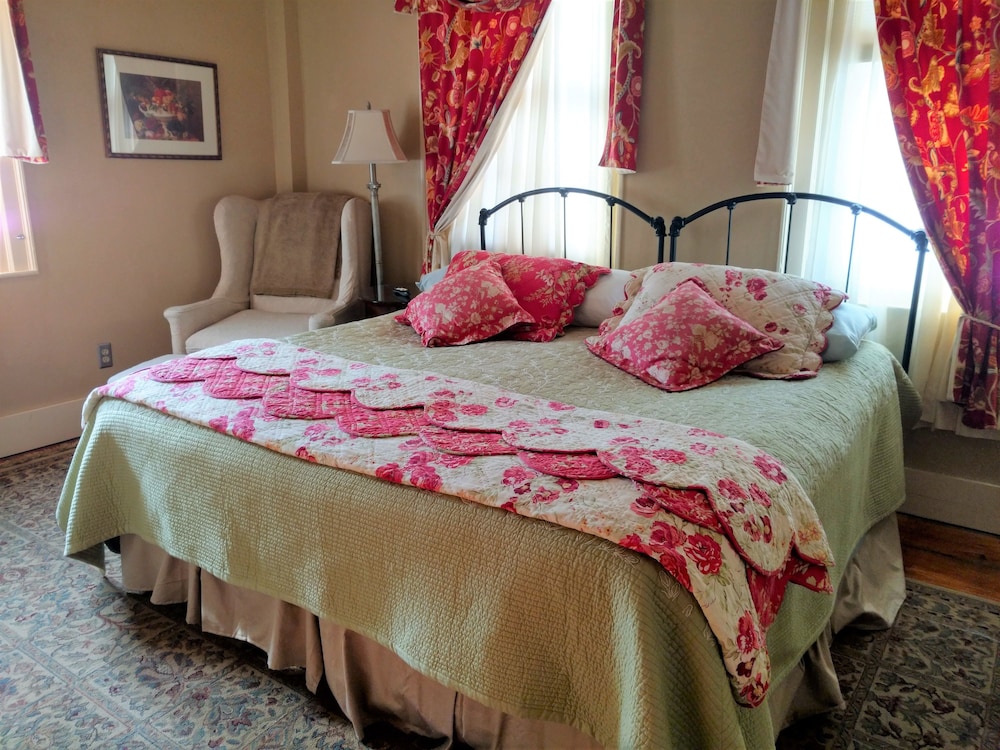 Daniel Stebbins House view 3