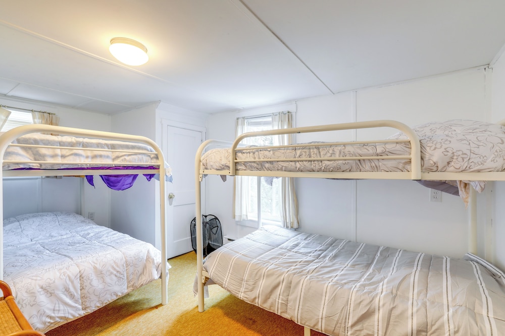 8 Mi Barnegat Lighthouse: Apt w/ Balcony!