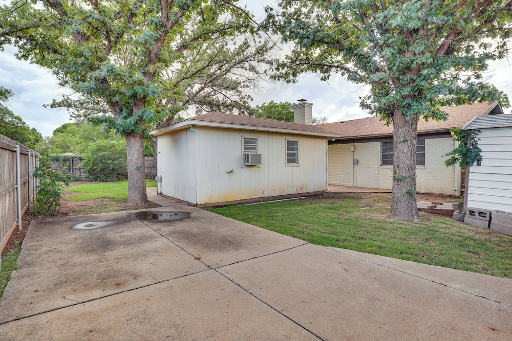 4 Mi to Texas Tech University: Home w/ Patio!