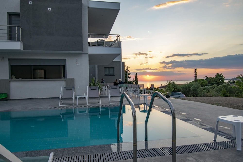 Heraclea Luxury Suites Apartment 18 by Trave view 5