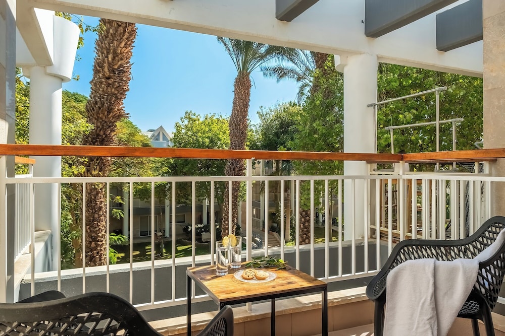 Royal Park Apt Resort by Sea N Rent
