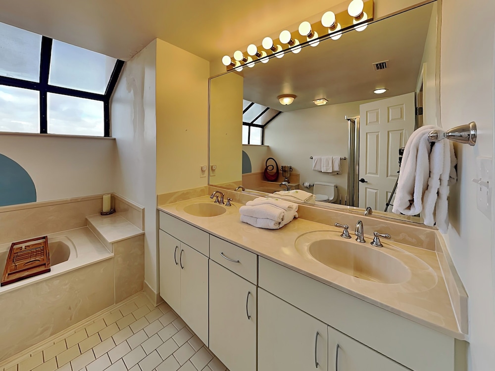 Four Seasons #701E by Southern Vacation Rentals