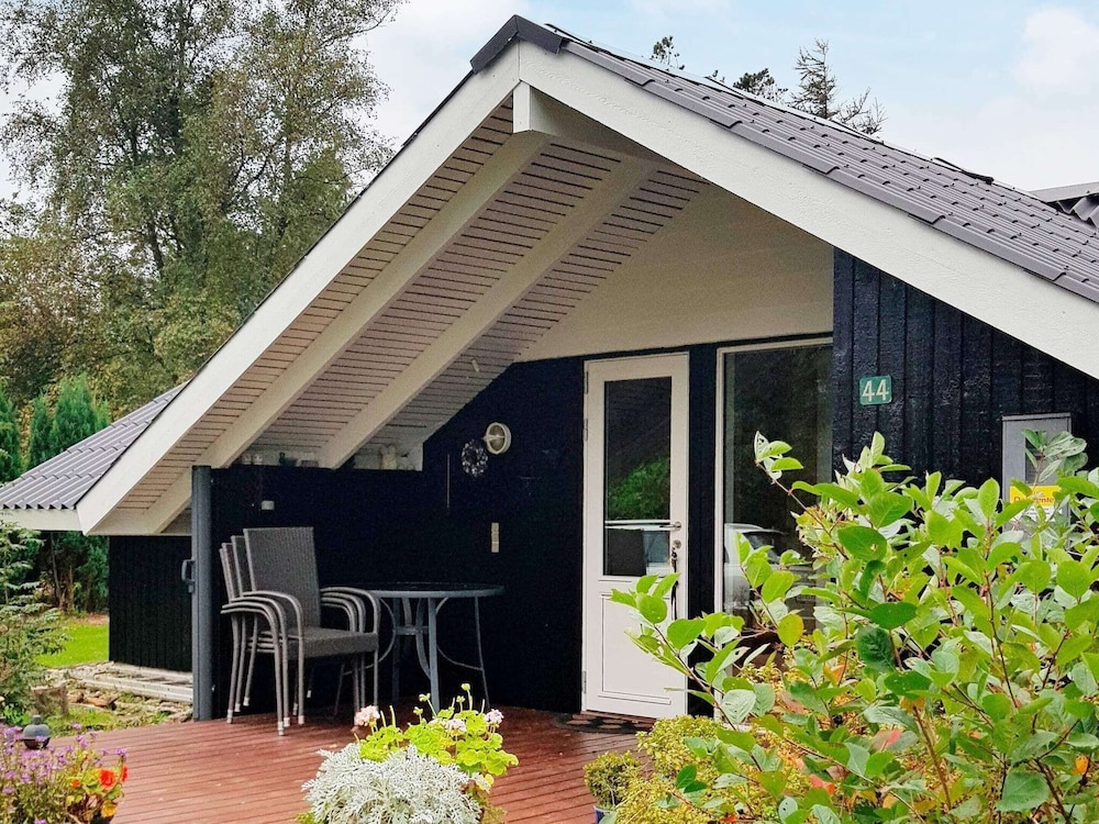 6 Person Holiday Home in Oksbol-by Traum