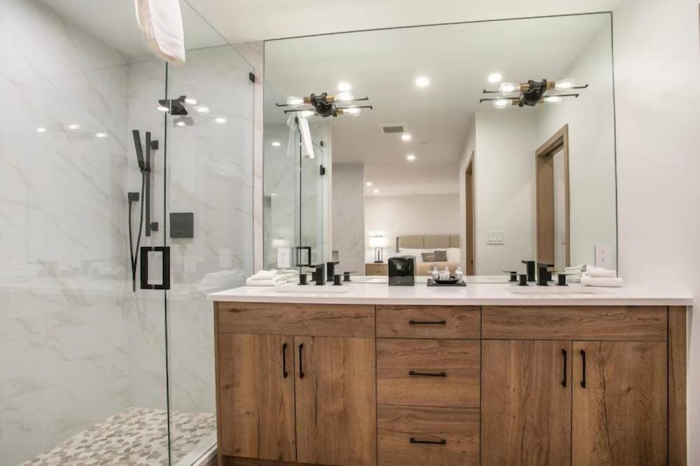 Diamond-rated 2BR Condo in Heart of Vail Village - Center Place