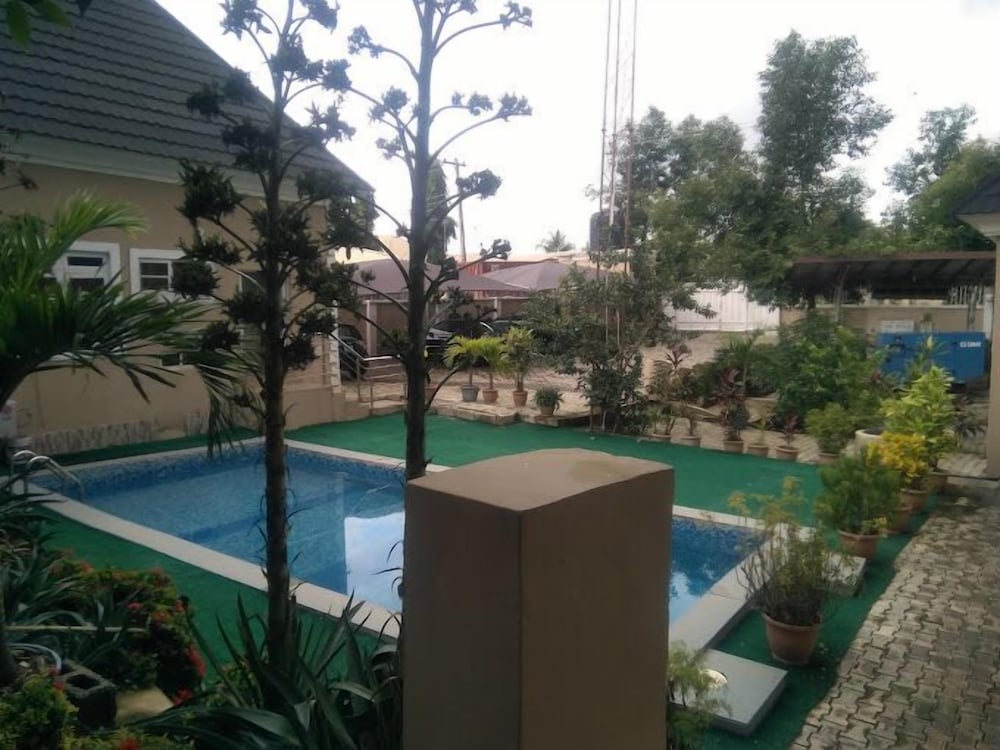 Desco Guest House 2