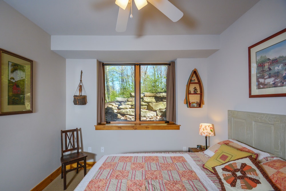 Livin' Lodge view 2