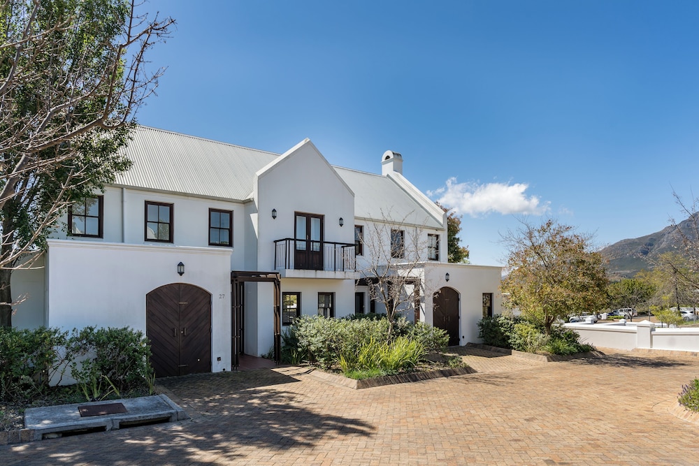 Winelands Golf Lodges at De Zalze