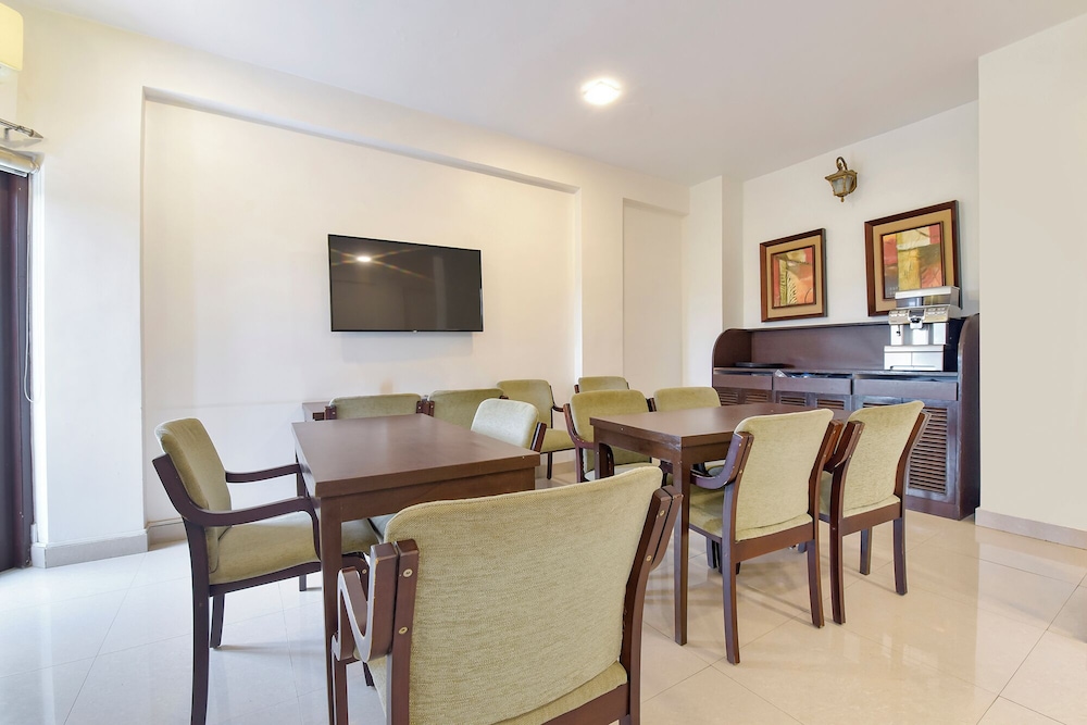 Fabhotel Shikha