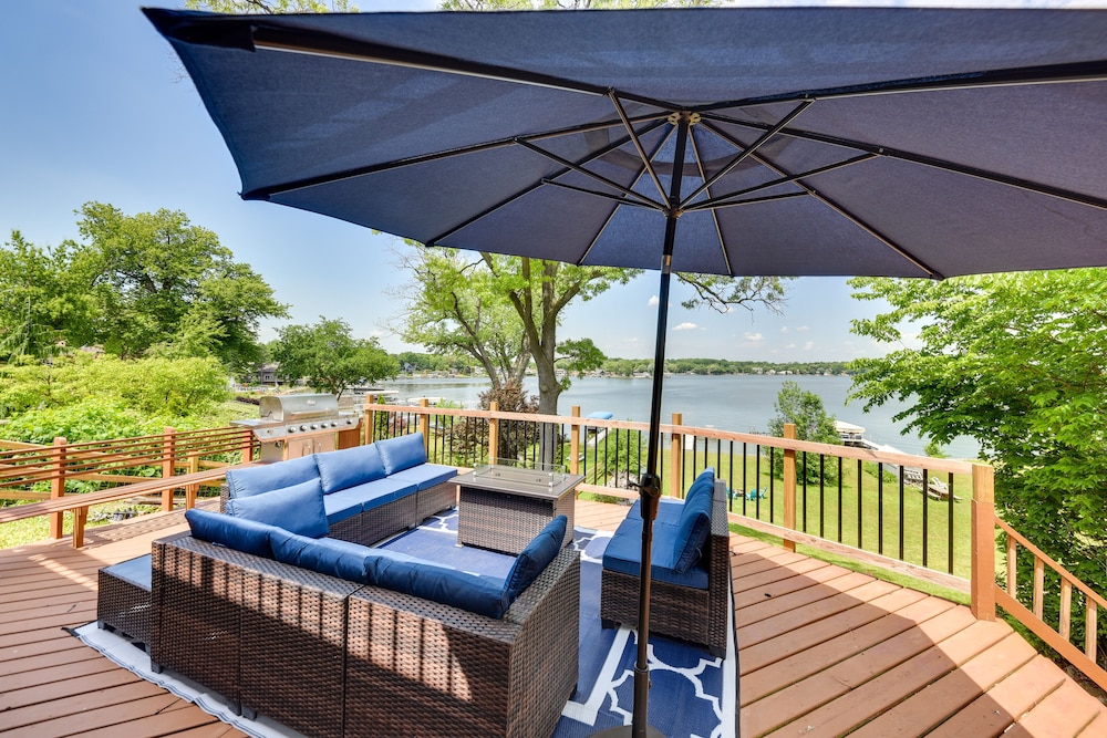 Waterfront Fox Lake Vacation Rental w/ Fire Pit! - Property Image 15