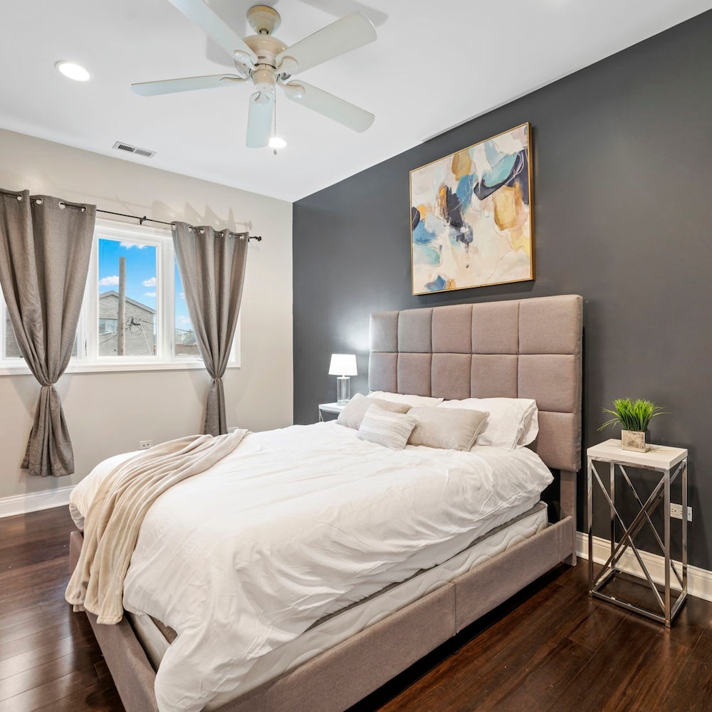Spacious Luxury Retreat 8 Bed Oasis With 6 Baths