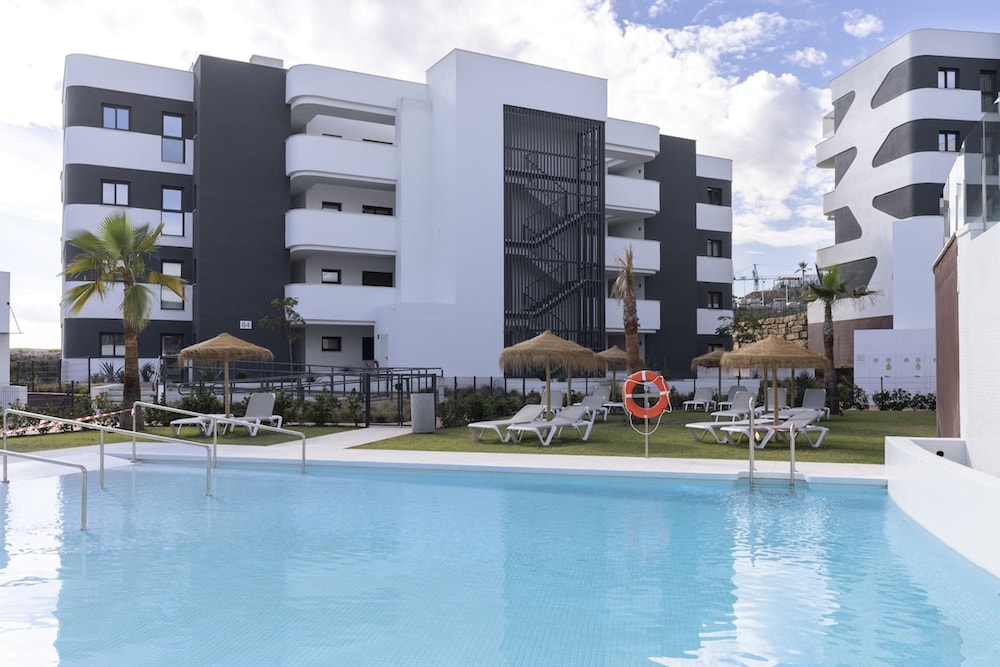 Elegant Luxury Suite With Terrace in Higueron