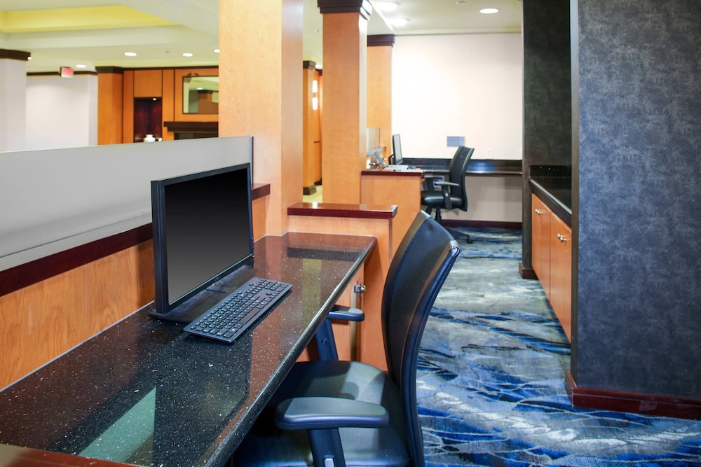 Milledgeville Vacations - Fairfield Inn  Suites Milledgeville - Property Image 5