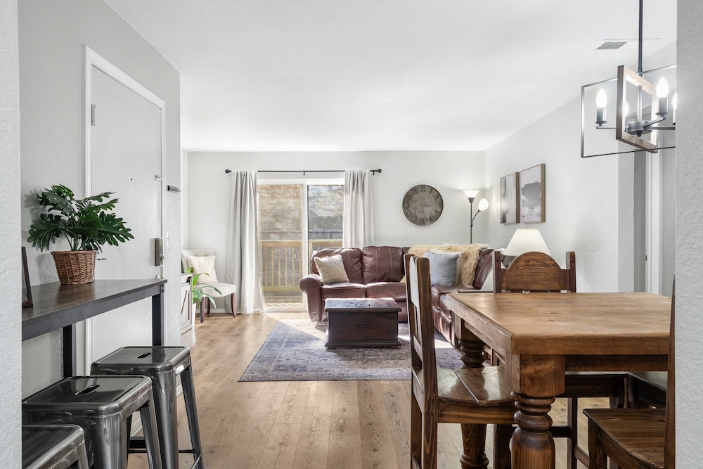 Tranquil Getaway For 8